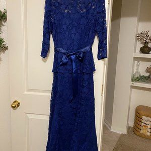 Full lengthy navy lace dress